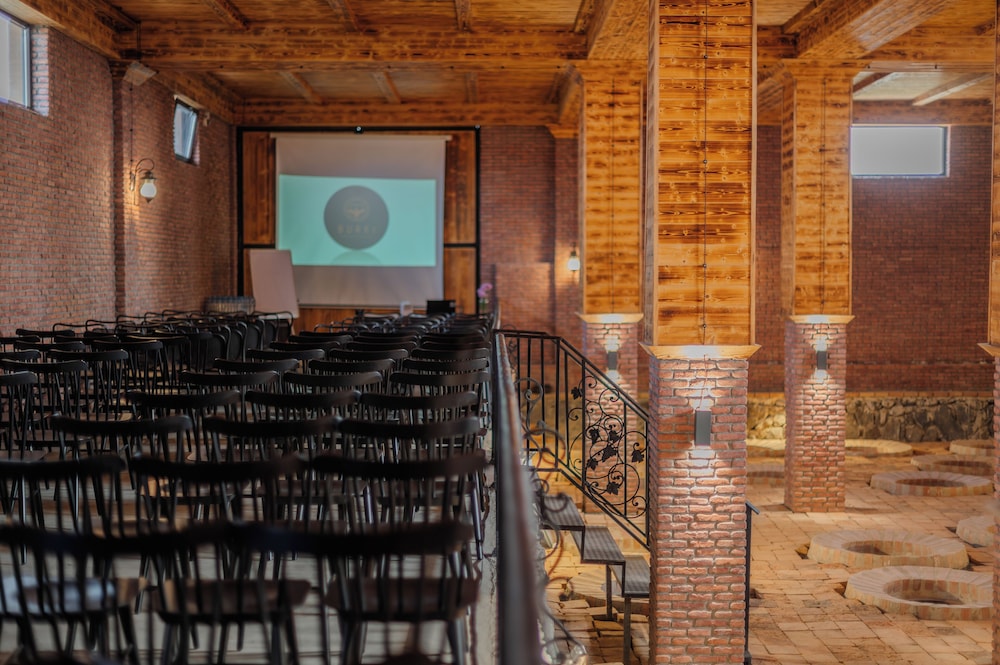 Burki Castle & Cellar 52/61