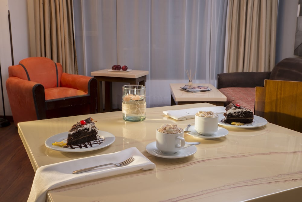 Hotel Lancaster House Suites 65/74