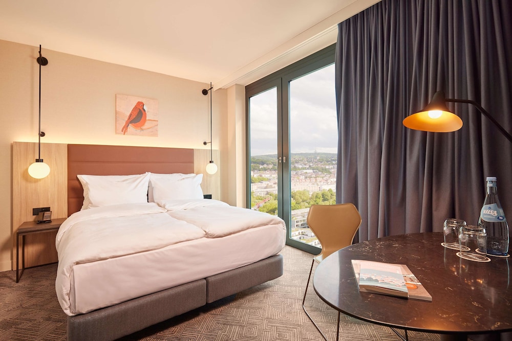 2 BEDROOMS, CONNECTING, STUDIO