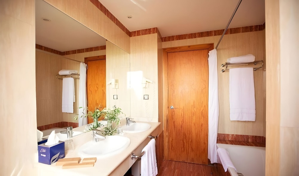 غرفة كومفورت بسرير كينج، Hotel Oh Nice Caledonia 5/6