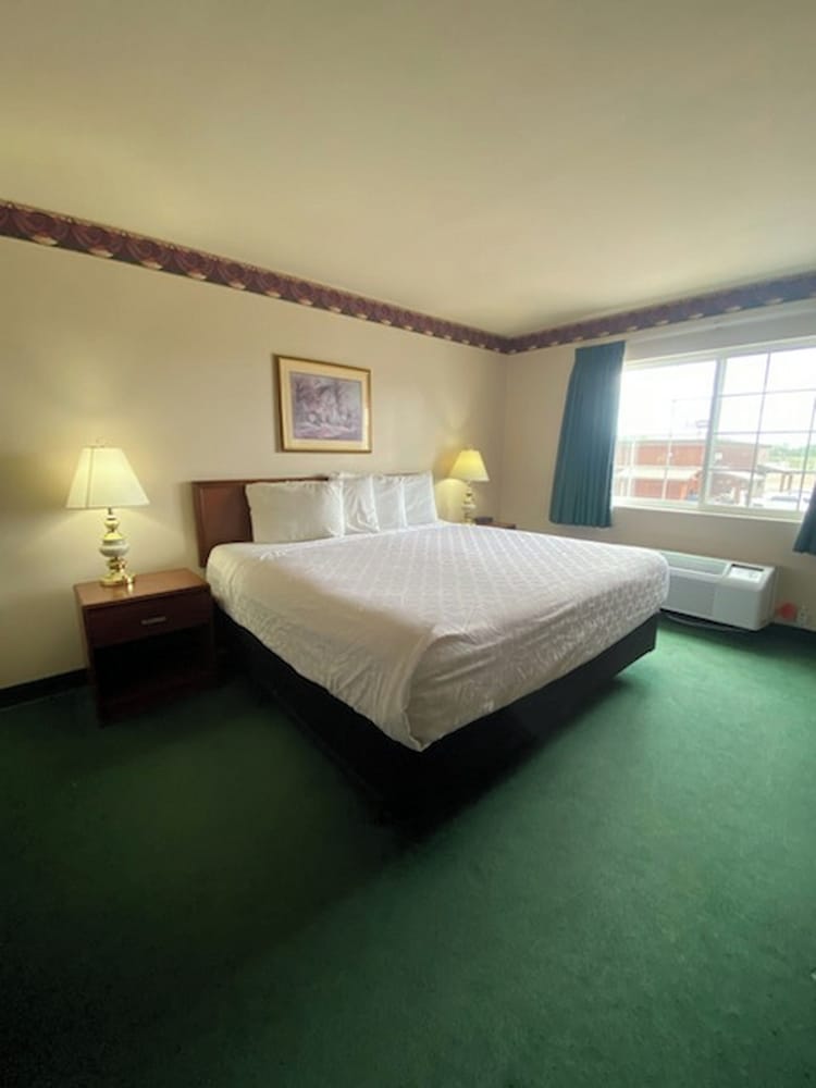 Fairbridge Inn & Suites Miles City 14/47