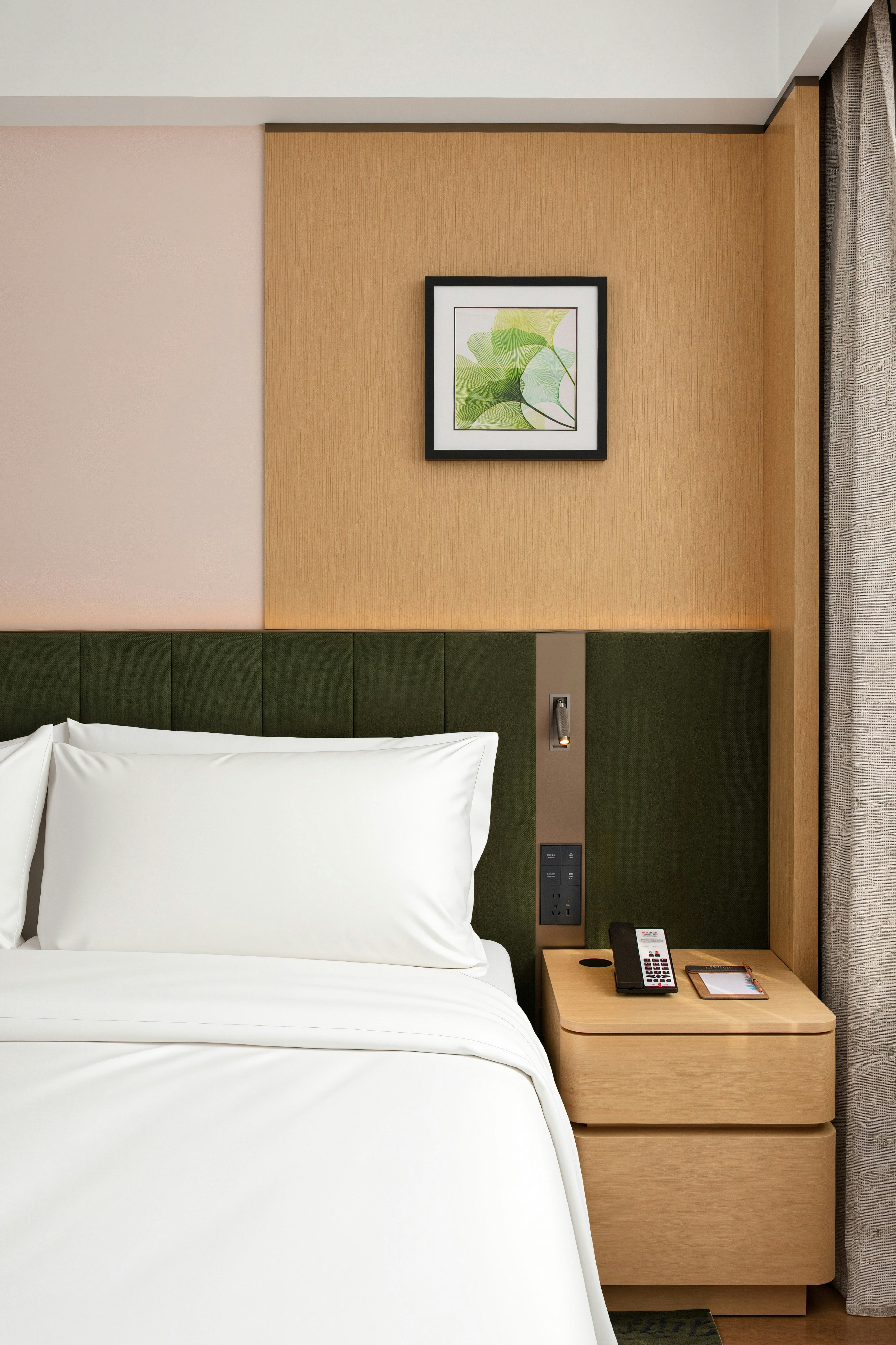 DELUXE, SUITE, KING BED