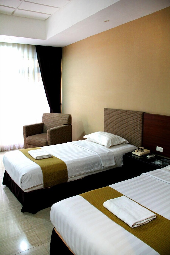 New Grand Park Hotel 8/49
