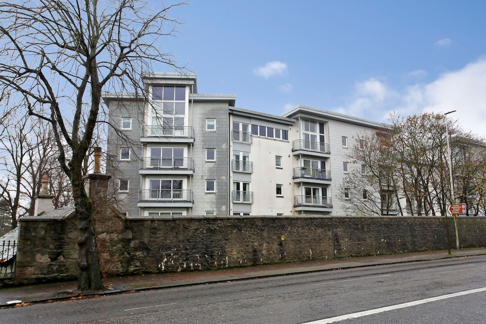 Am-Pm Kepplestone Apartments 15/18