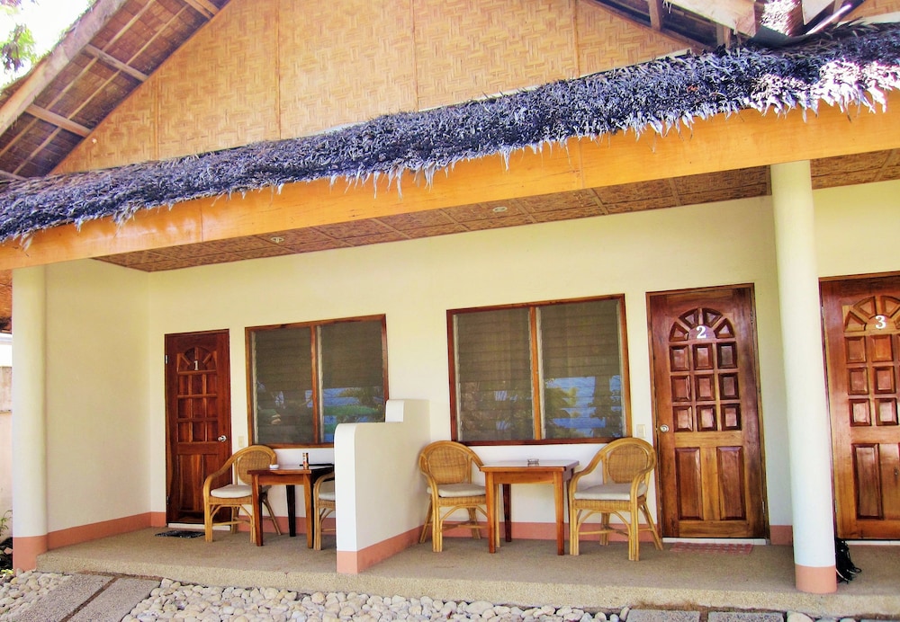 Quo Vadis Dive Resort 10/77