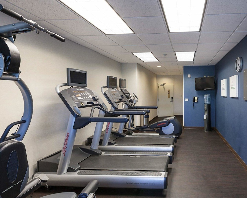 Comfort Suites Medical Center Near Six Flags 23/44