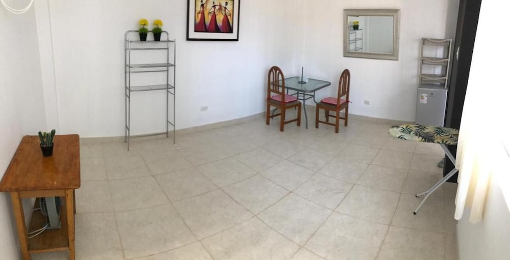 The Florian's B&B 5/36