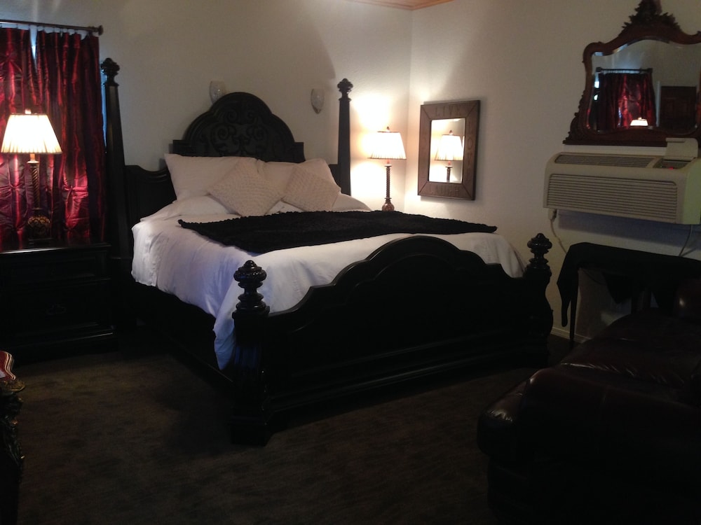 Echo Canyon Manor 15/76