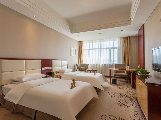 Chun Xue Four Seasons Hotel 24/57