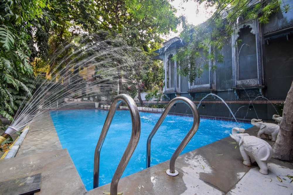 HOTEL RAJ PALACE 31/50