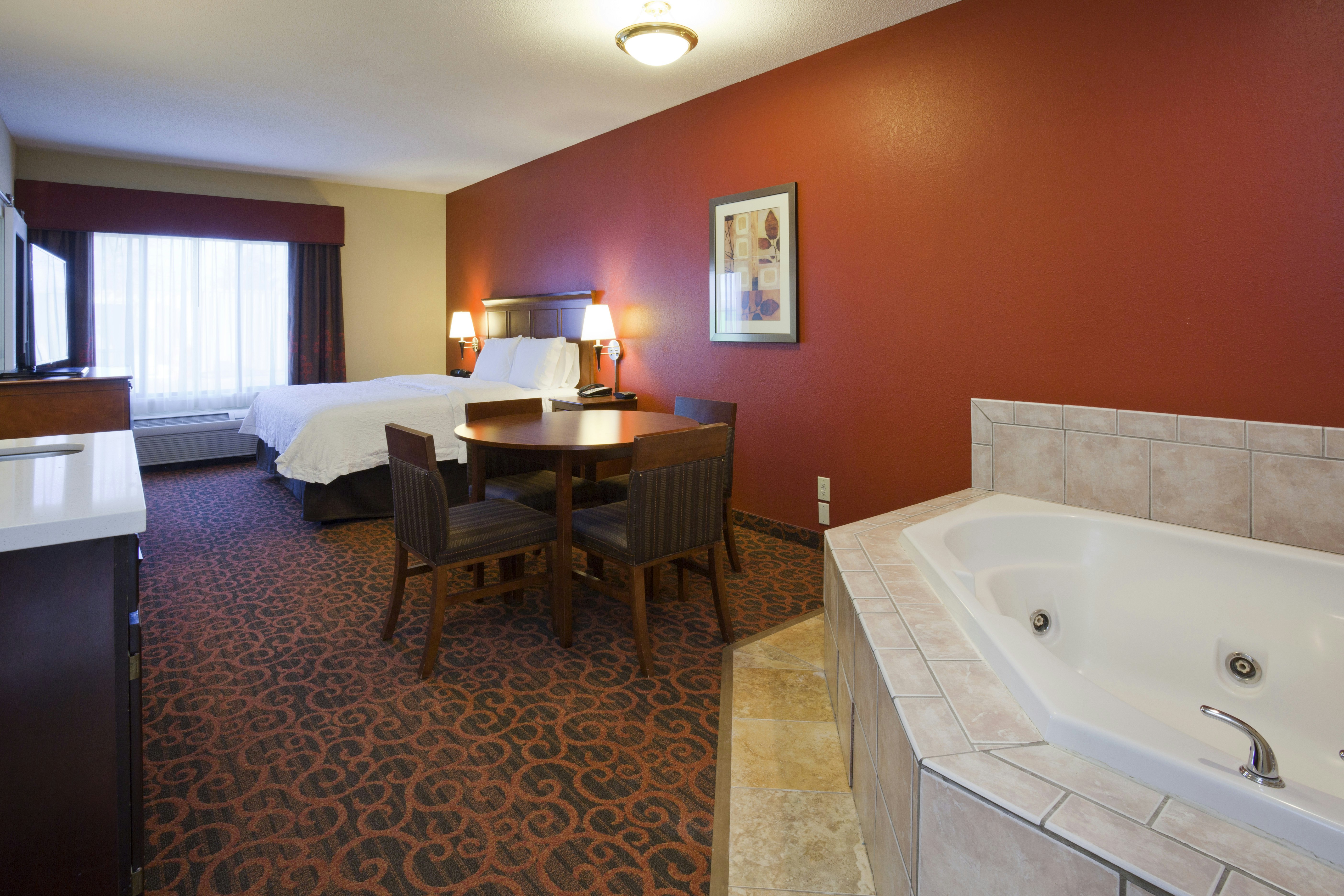 Hampton Inn Minneapolis Nw Maple Grove 24/24