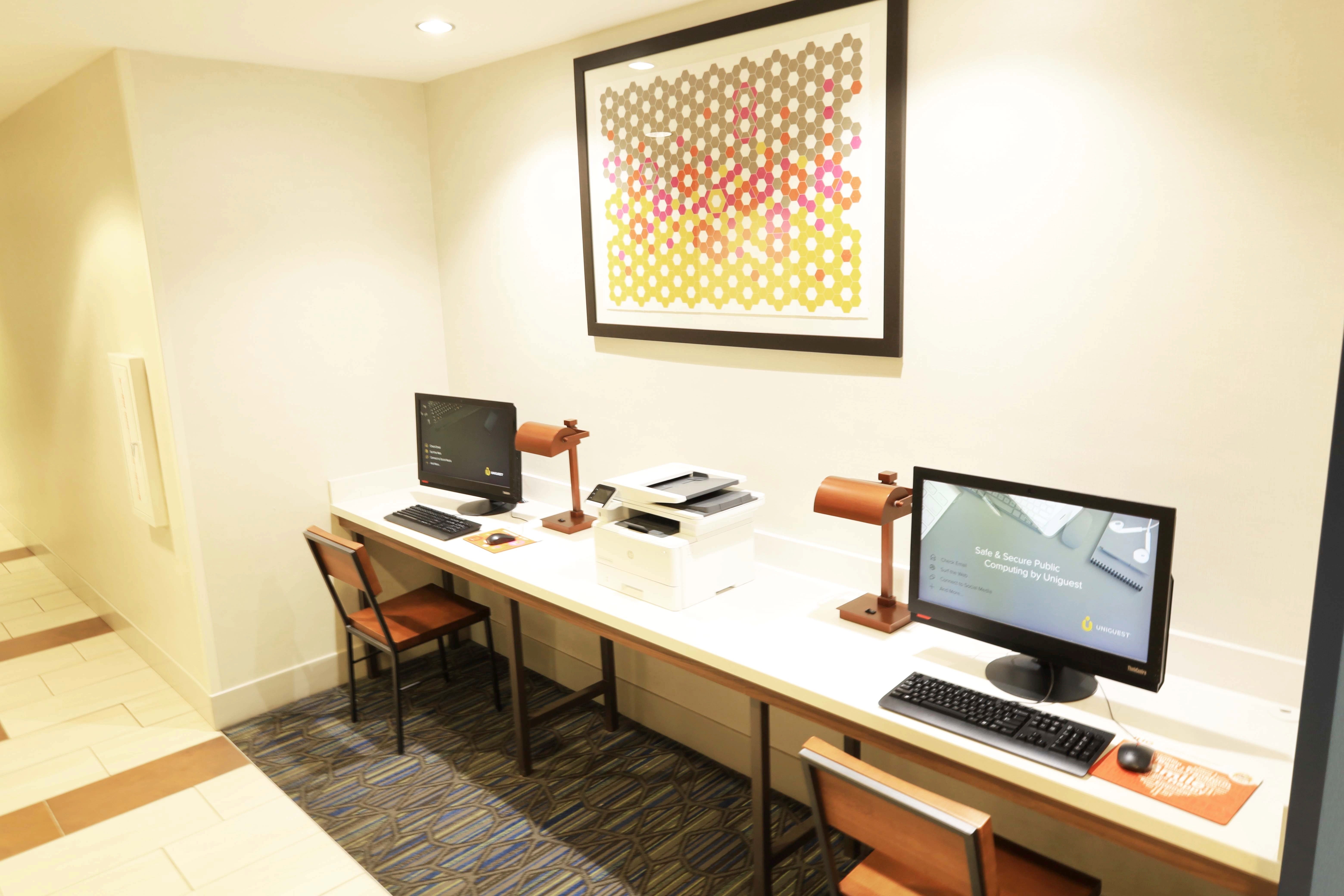 Holiday Inn Express Suites Napa Valley American Canyon 18/26