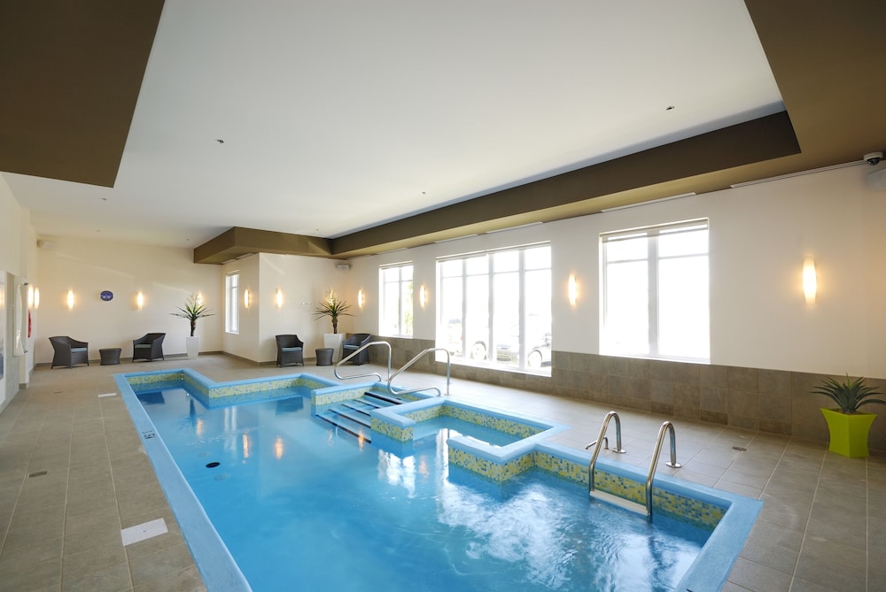 IMPERIA HOTEL & SUITES TERREBONNE 27/60