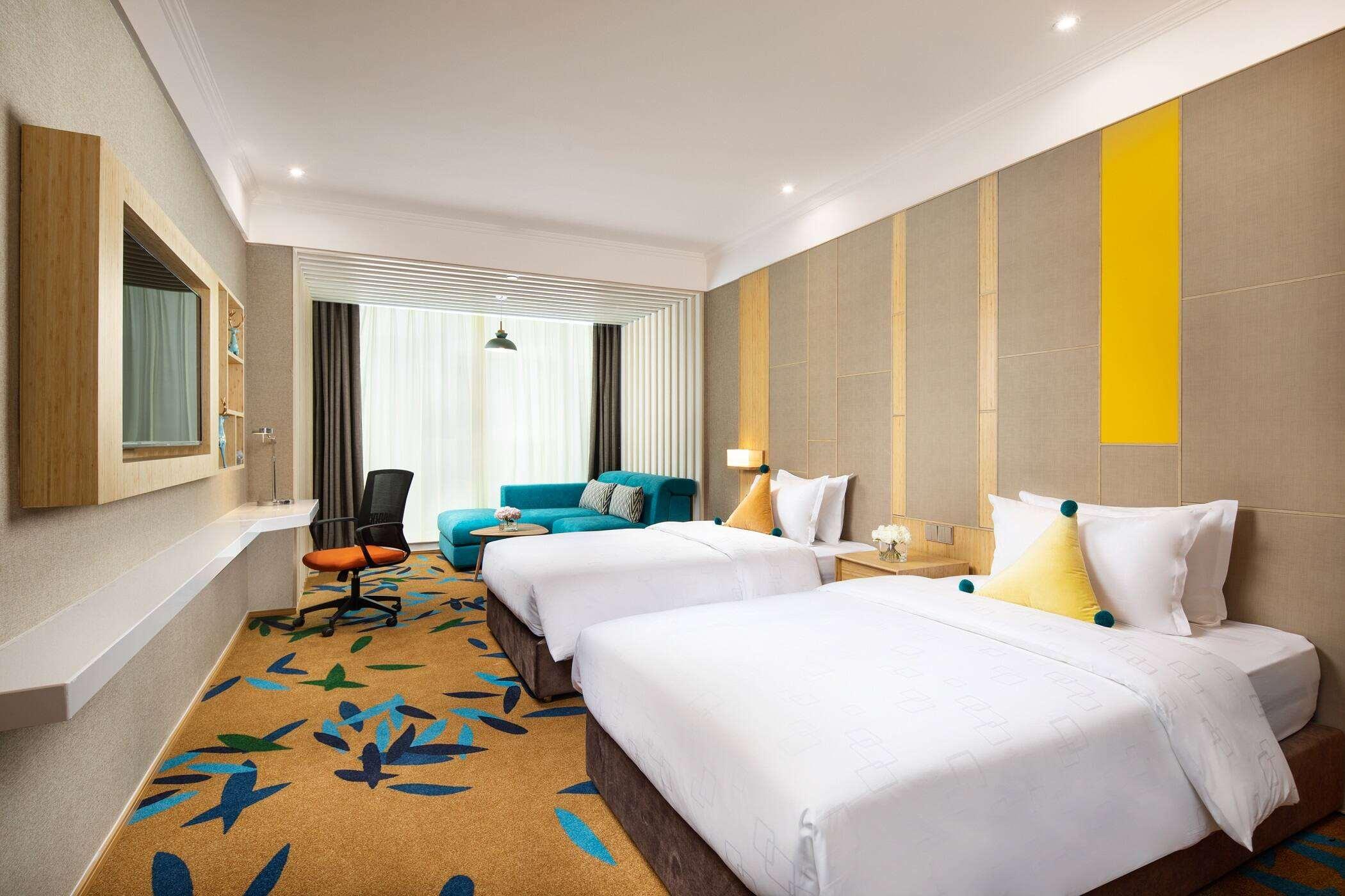 DELUXE, TWIN BEDS, SMOKING