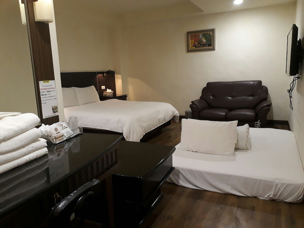 Hua Tai Hotel 17/37