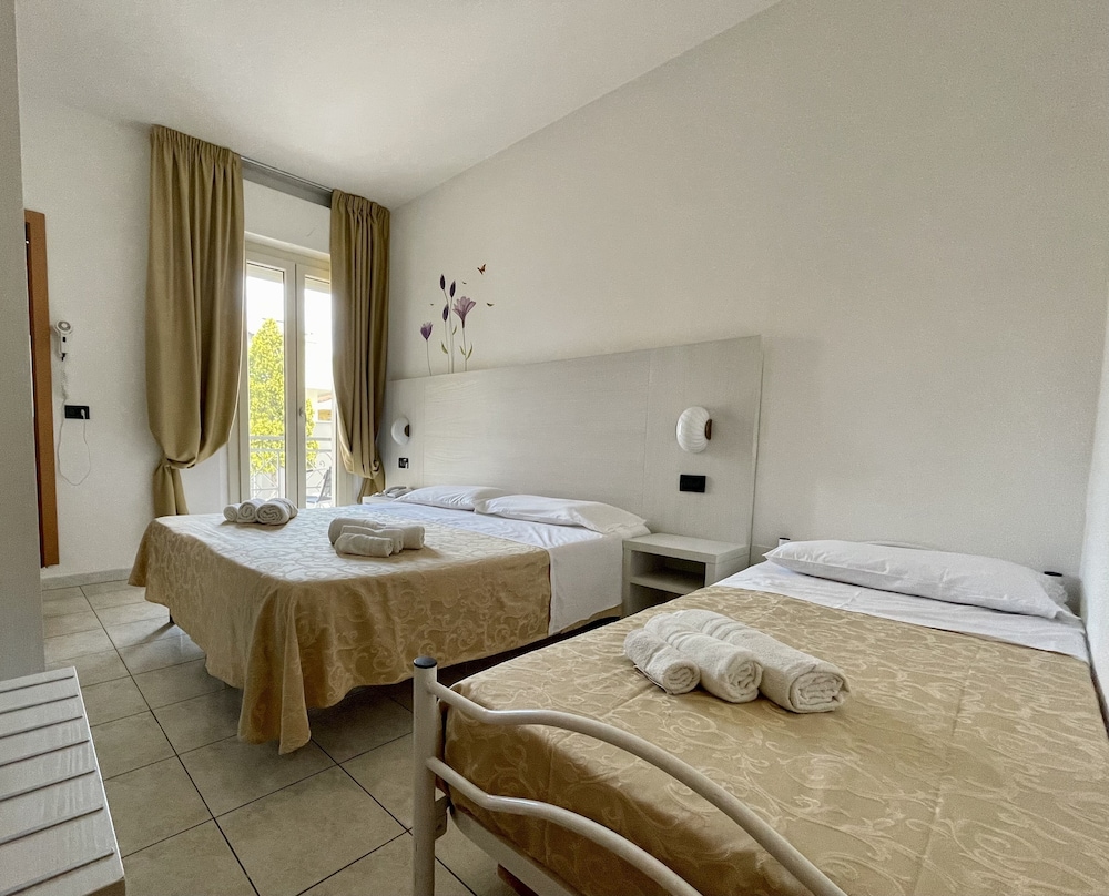 Hotel Marina 27/58