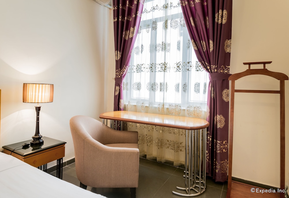 Golden Sun Villa Hotel 49/73