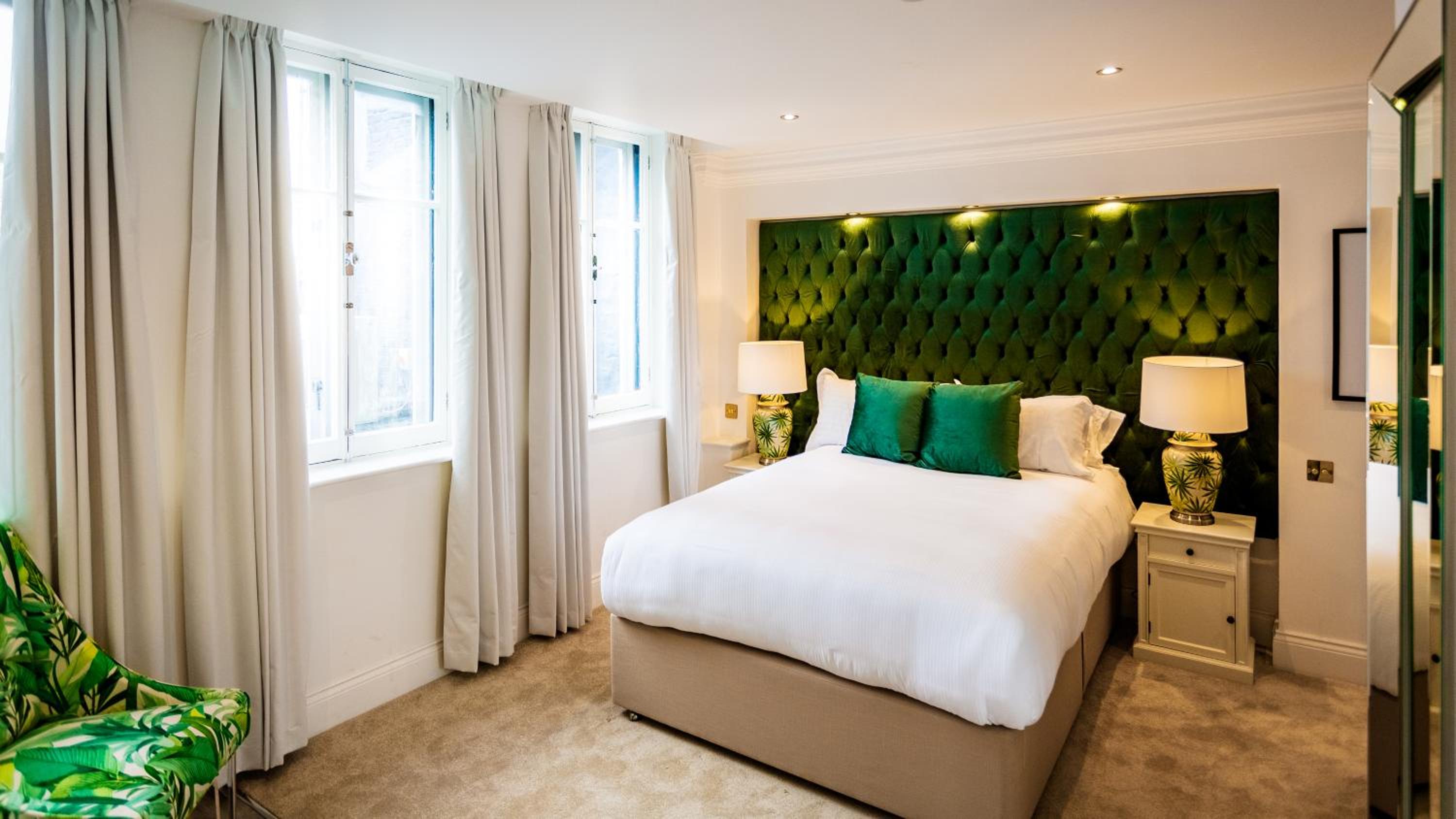 Emerald، The Hotel Chester 2/10