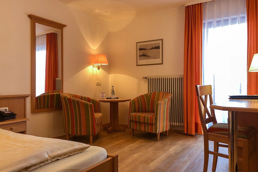 PARKHOTEL SONNENHOF 16/33