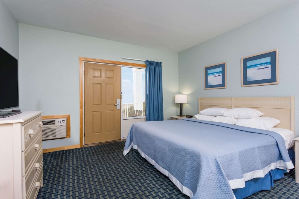 Days Inn by Wyndham Kill Devil Hills Oceanfront - Wilbur 21/59