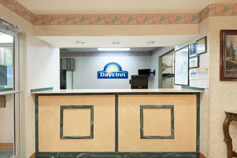 Days Inn by Wyndham Greenville AL 6/33