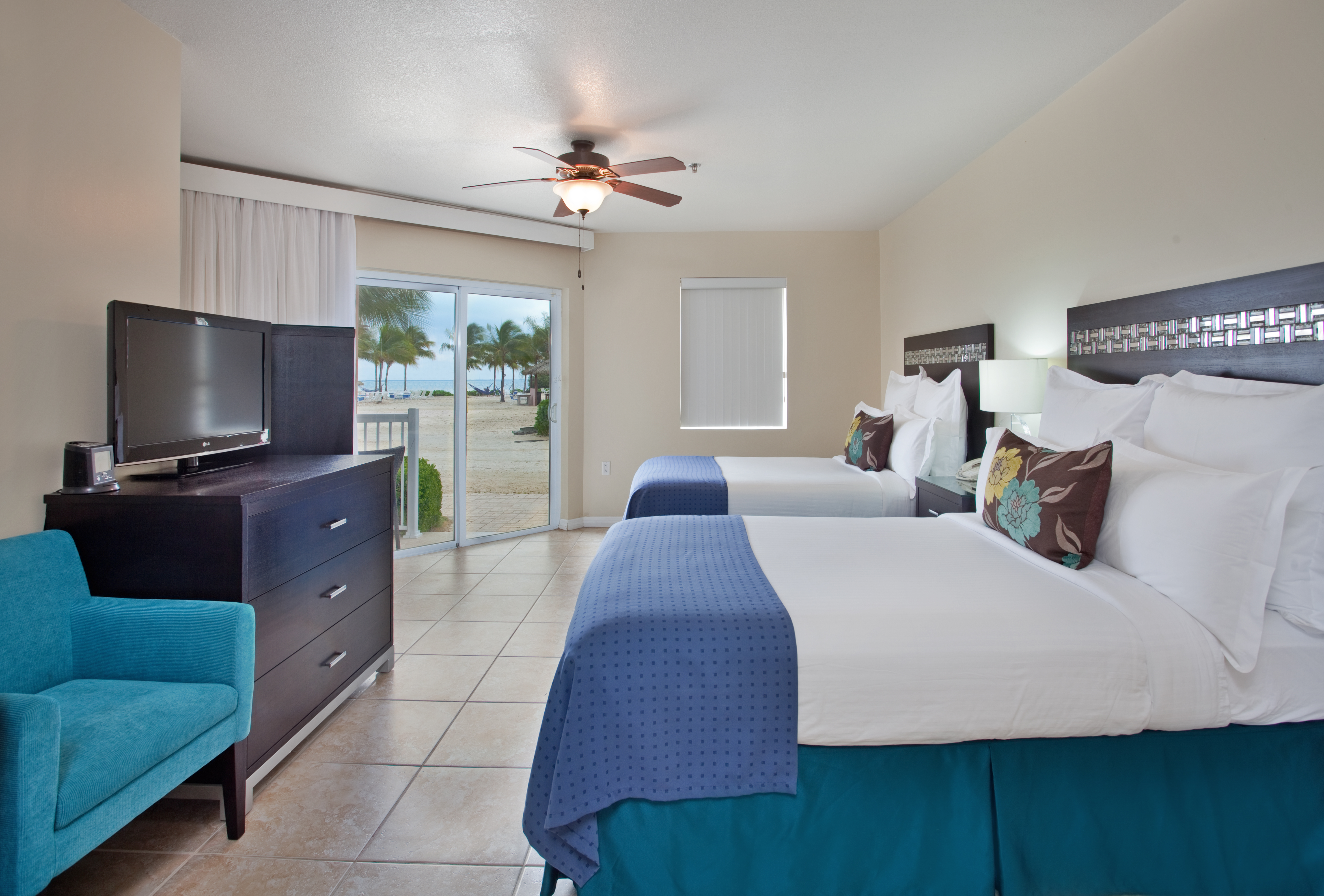 Studio Suite 2 Queens - Island View، The Grand Caymanian Resort 3/7