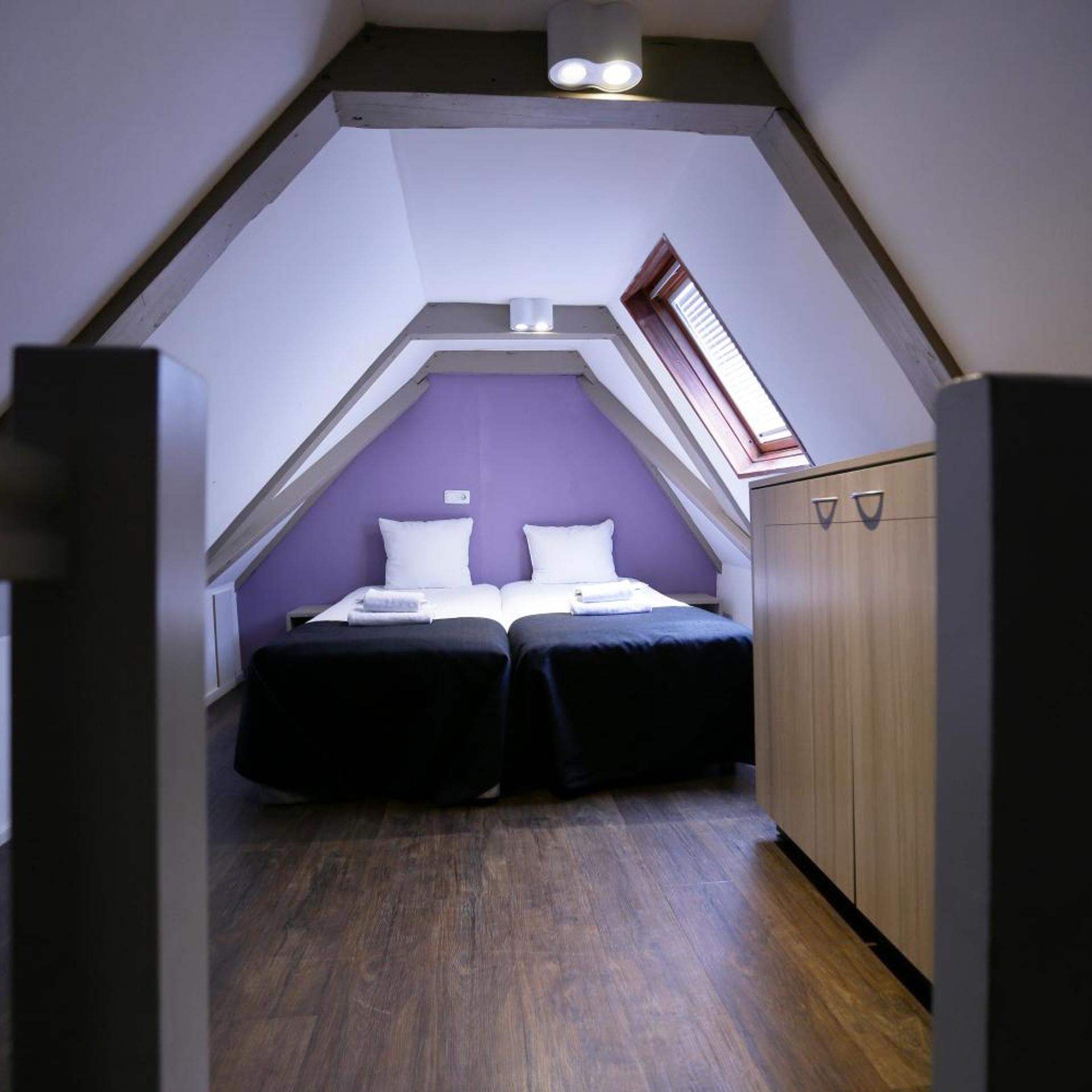 غرفة رباعية