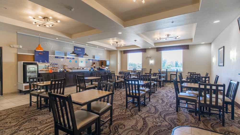Holiday Inn Express Hotel Suites Oklahoma City Nw Quail Springs 59/76