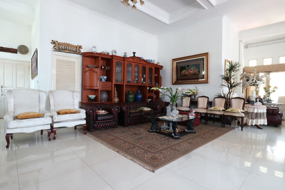 Villa Sri Manganti 43/53
