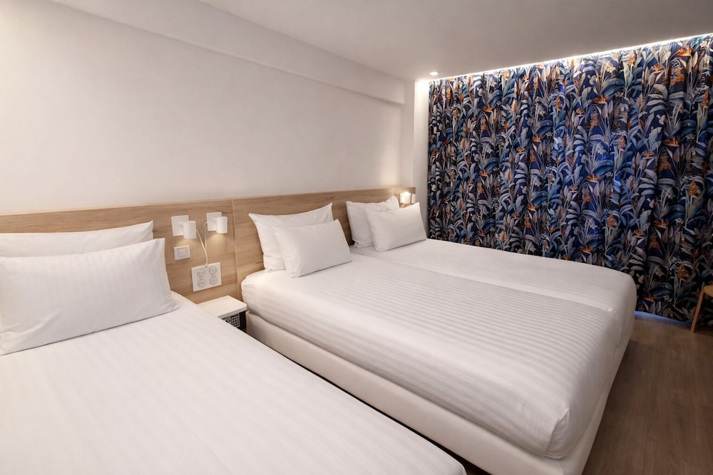 ROOM, TRIPLE