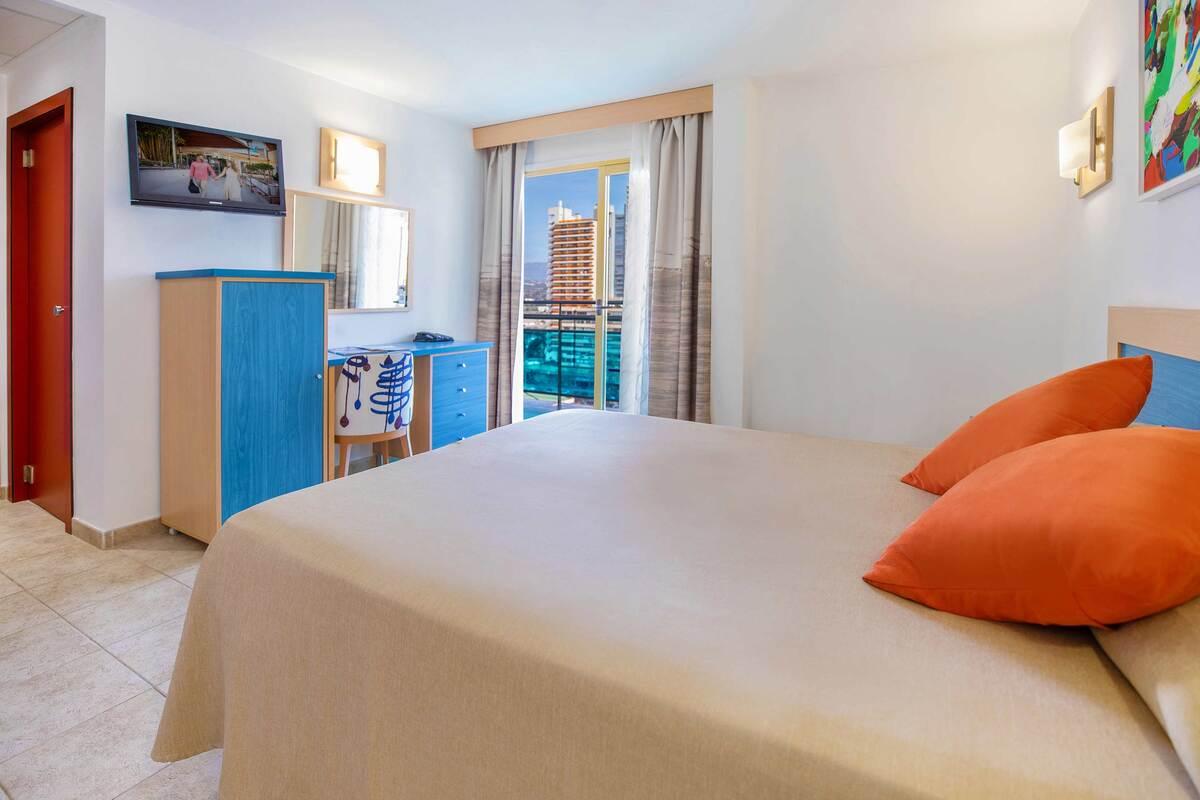 Room, Double Bed, Balcony or Terrace 2/2