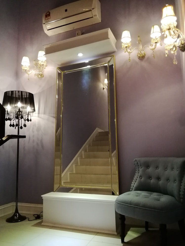 1 Day Car Hotel Station 18 31/38