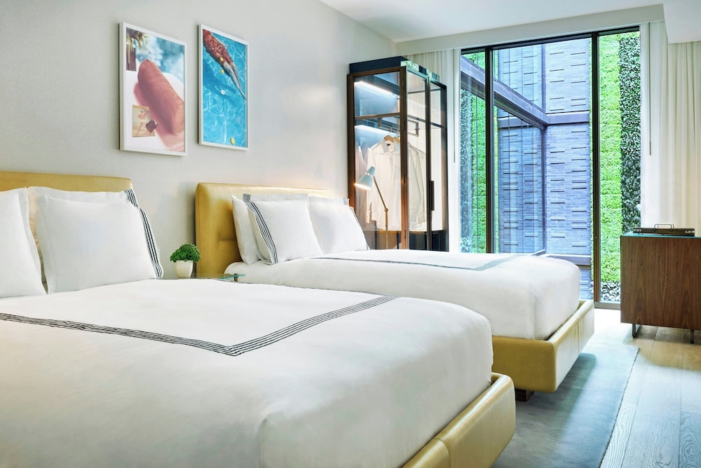 room, 2 queen beds