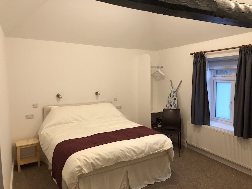 Bex Rooms 4/17