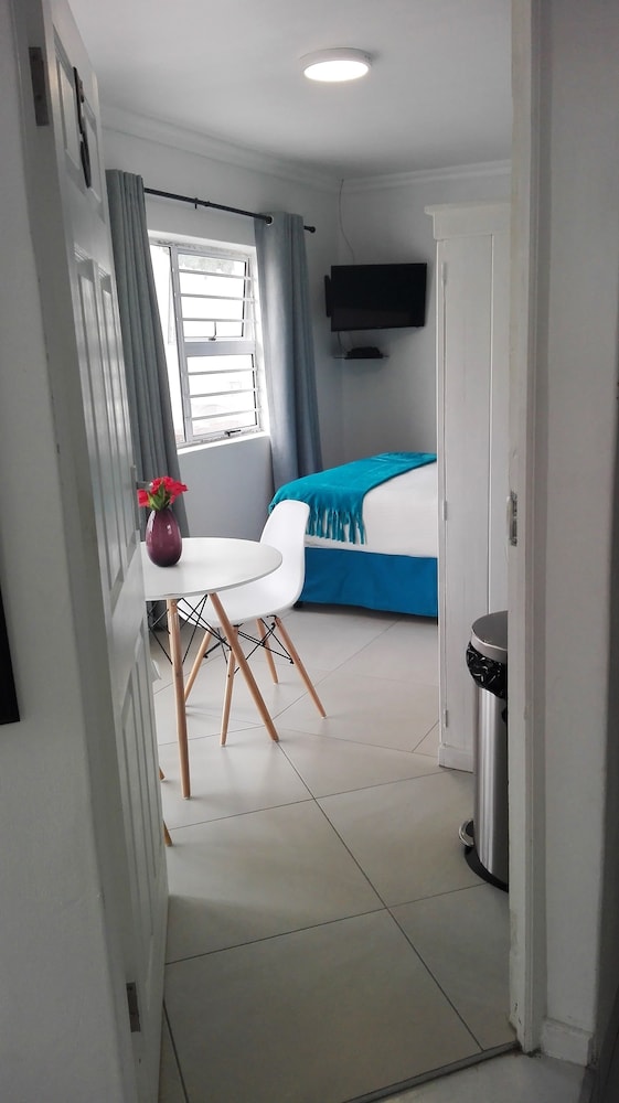 Saldanha Bay Lodge 10/32
