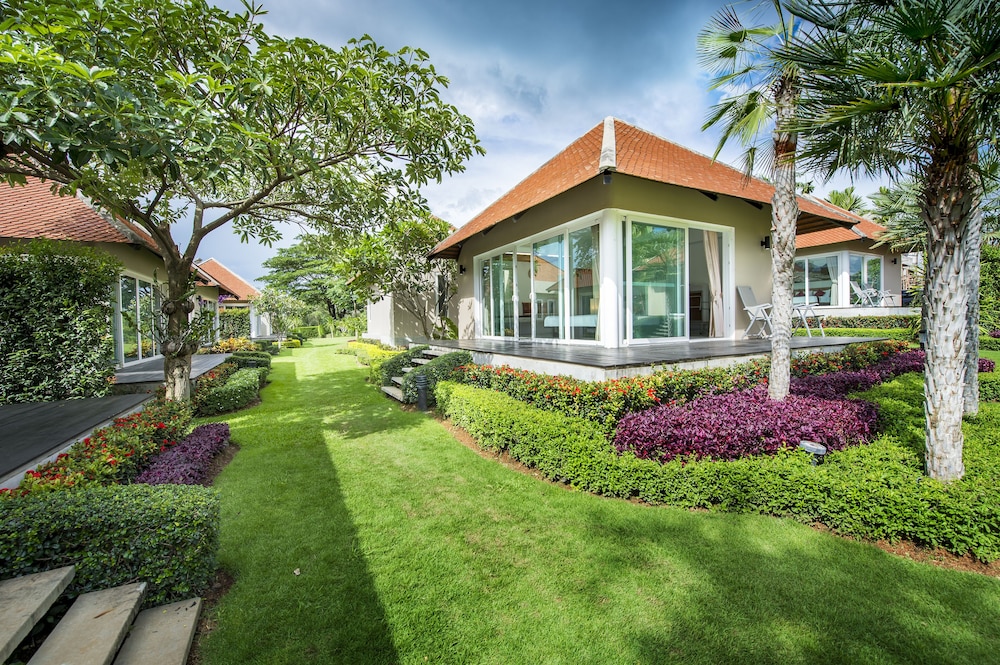 Lucerne Villa Resort 22/34