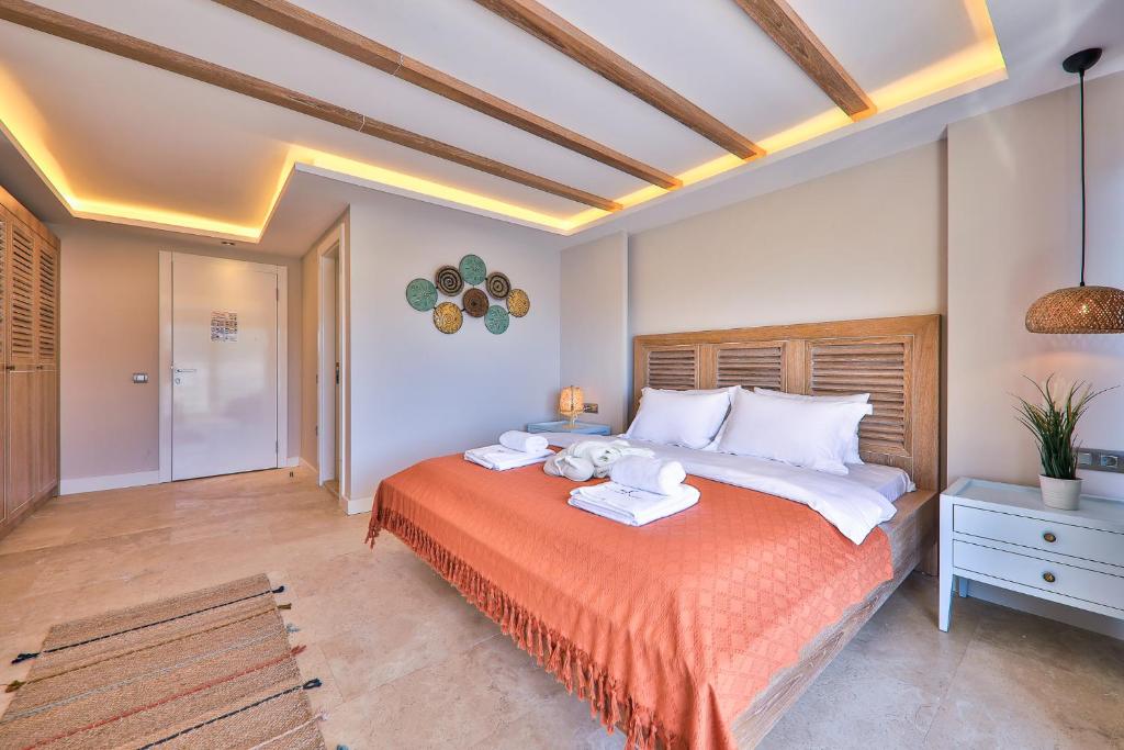 Deluxe, Pool and Sea View 6/10