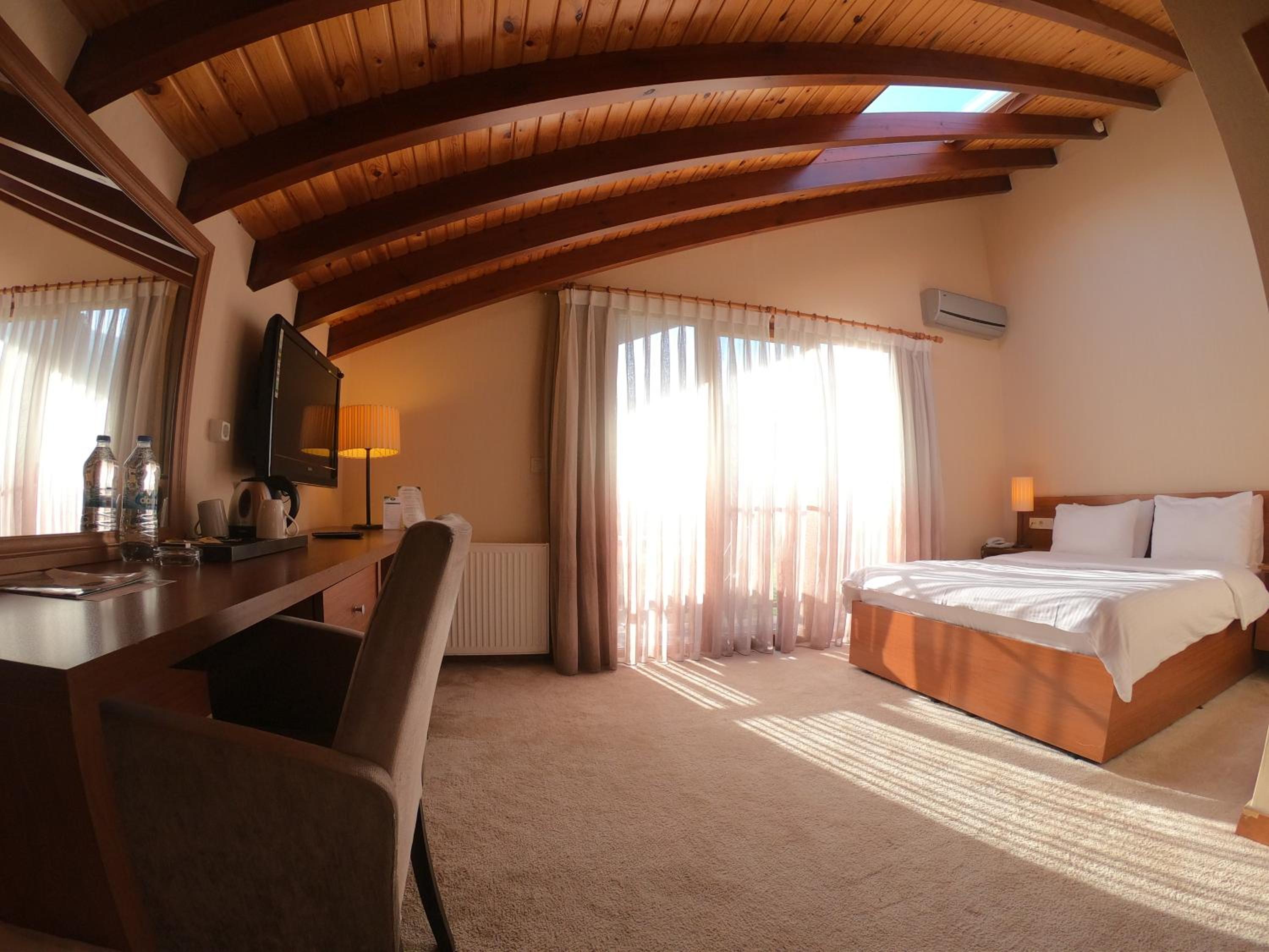Deluxe, Double Bed