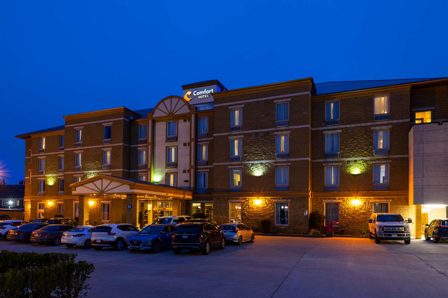 Comfort Hotel Bayers Lake 3/19