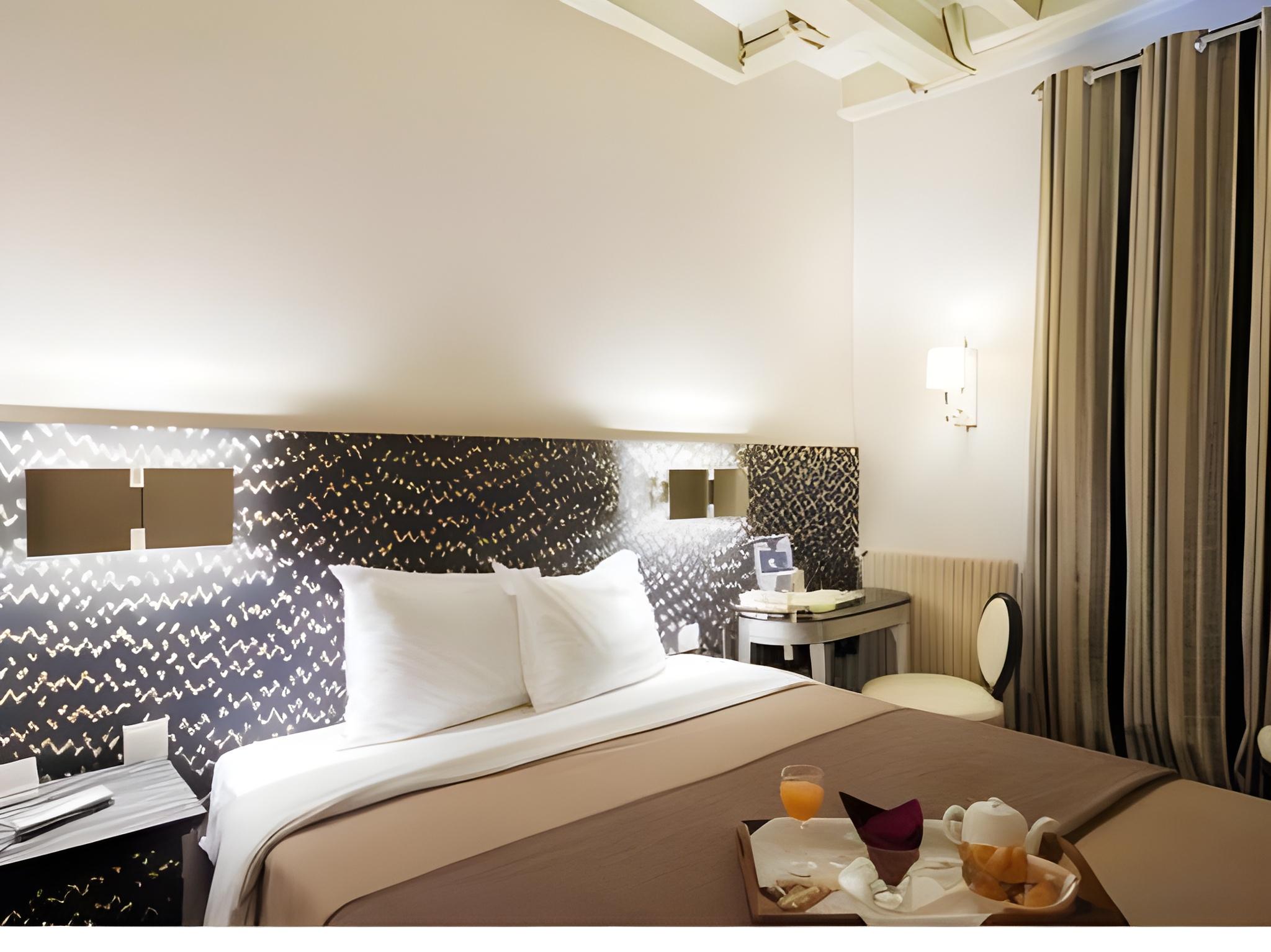 Mansard, Deluxe, Twin Beds