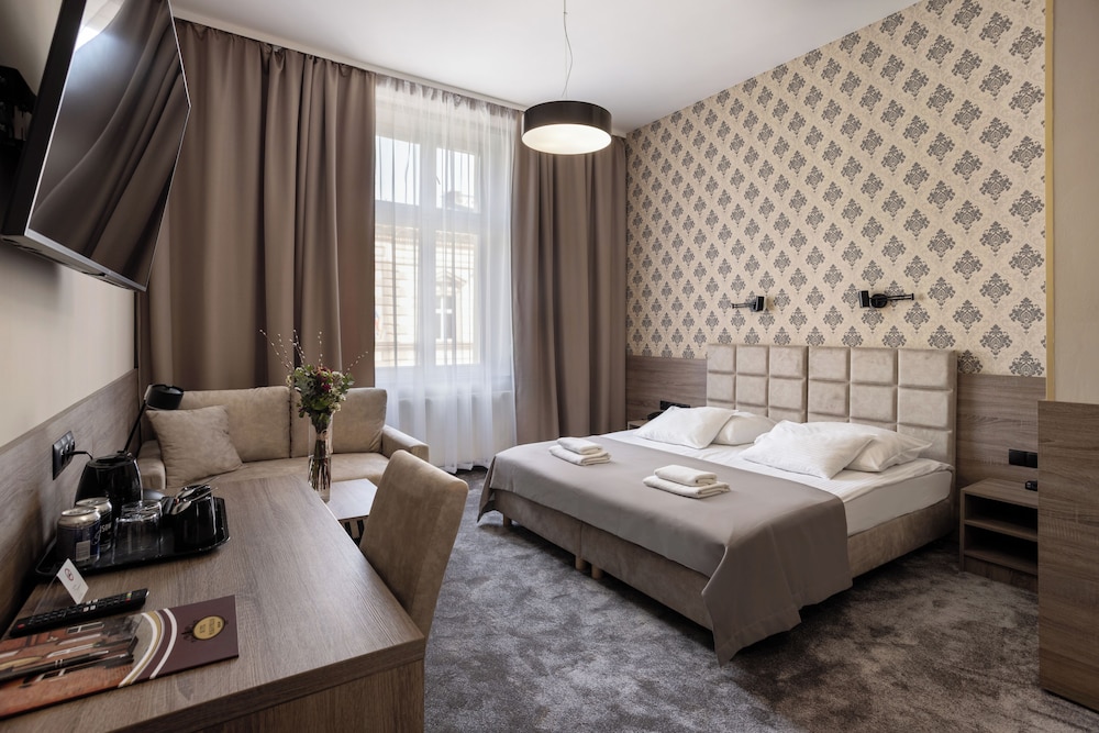 Maksymilian Hotel 29/70