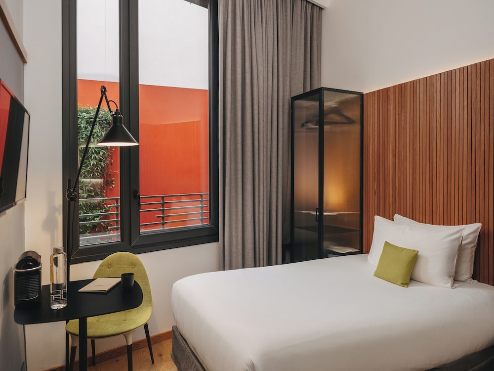 The One, Single Bed
