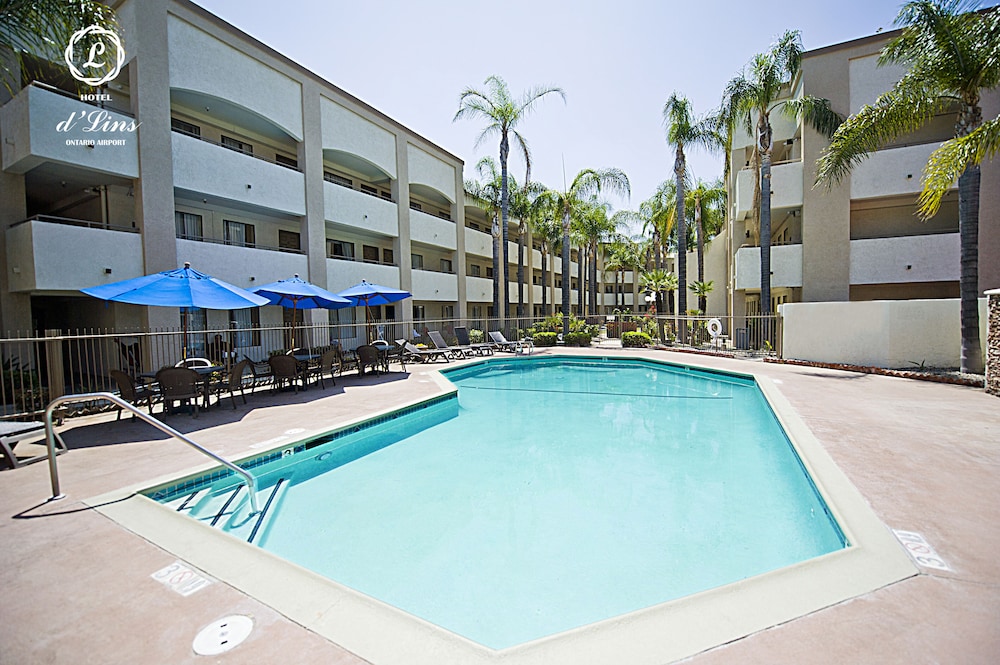 Hotel D Lins Ontario Airport 1/45