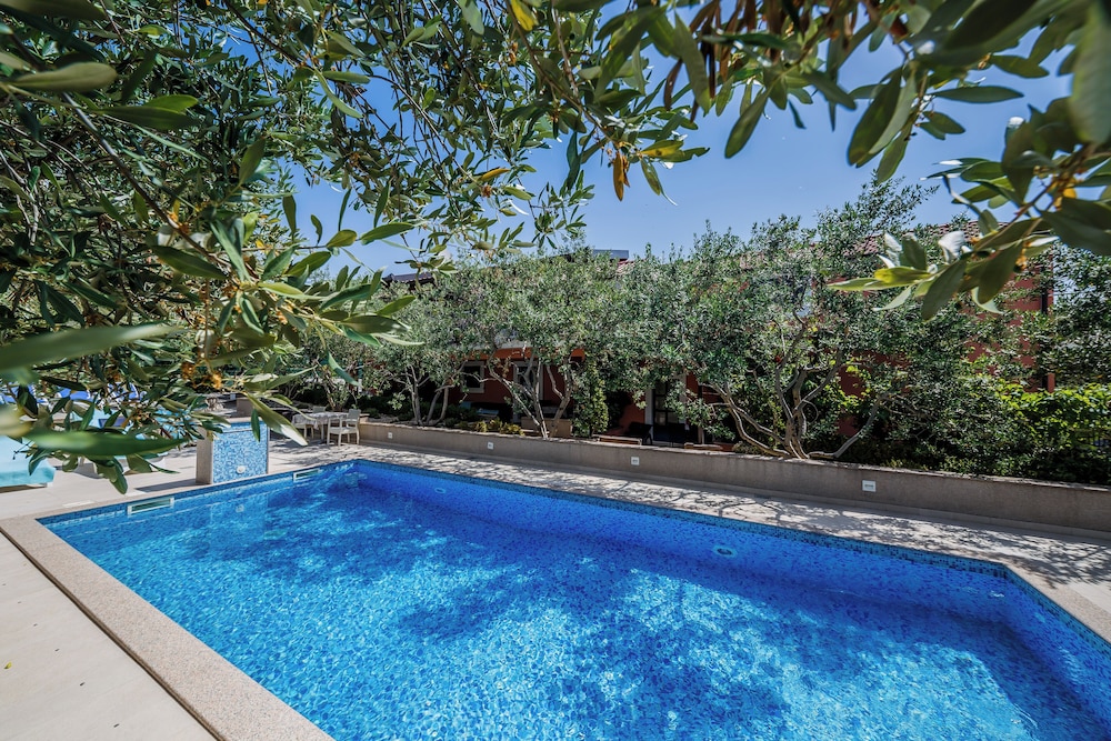 VILLA RUSTICA DALMATIA 25/50
