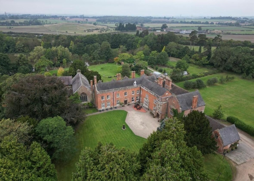 Grafton Manor 33/42