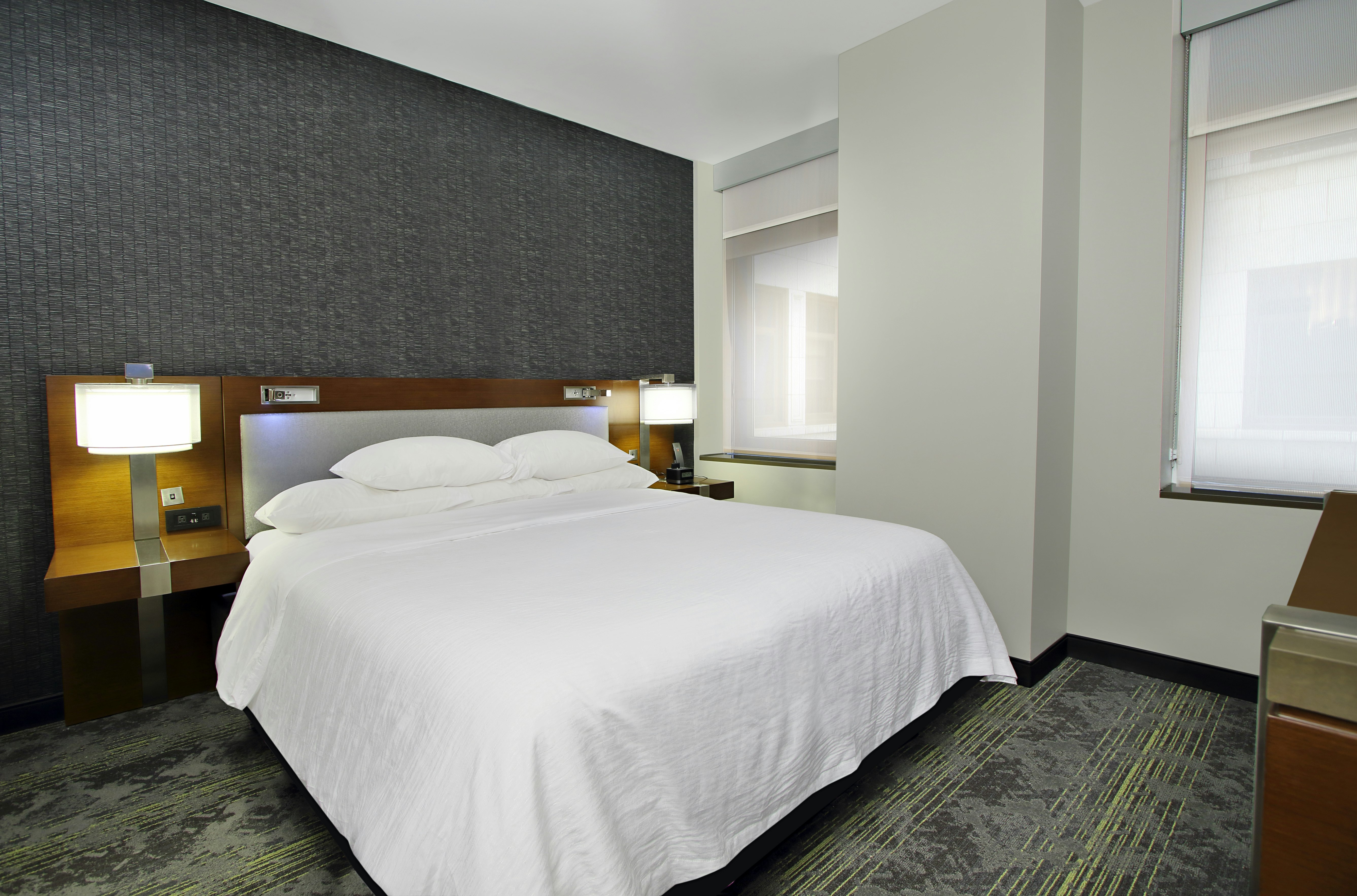 3 ROOMS, SUITE, 2 KING BEDS