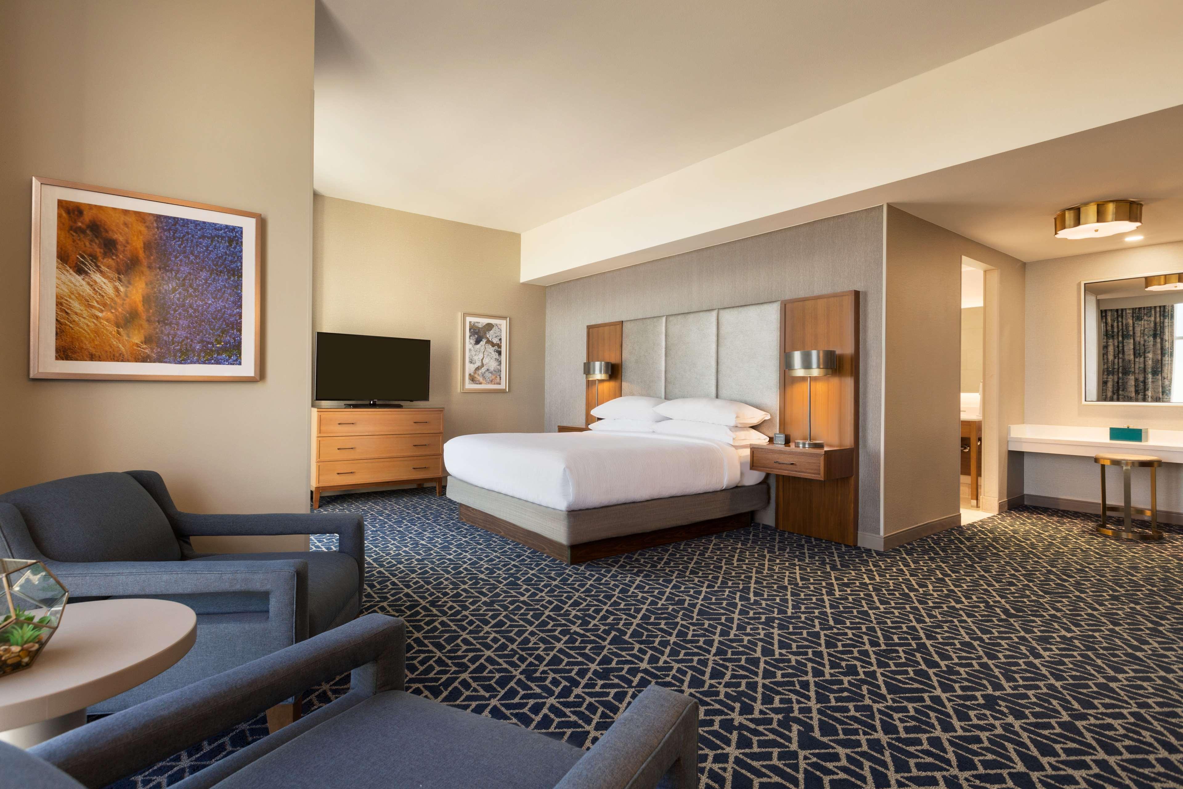 Premium, Studio, Suite, King Bed, Embassy Suites By Hilton Denton Convention Center 4/5