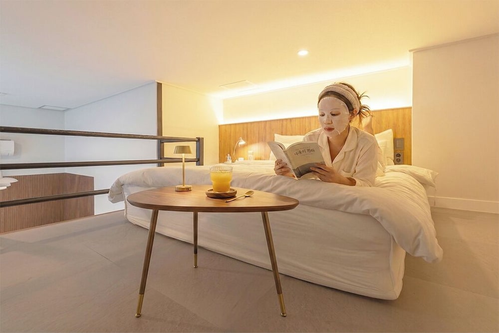 Malu Hotel 42/72