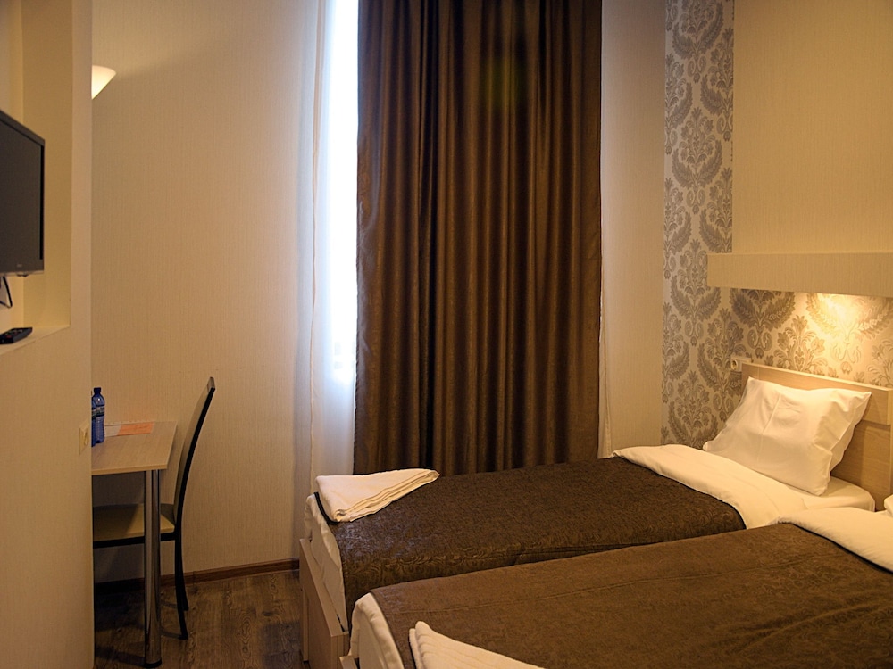 Tiflis Hotel 35/74