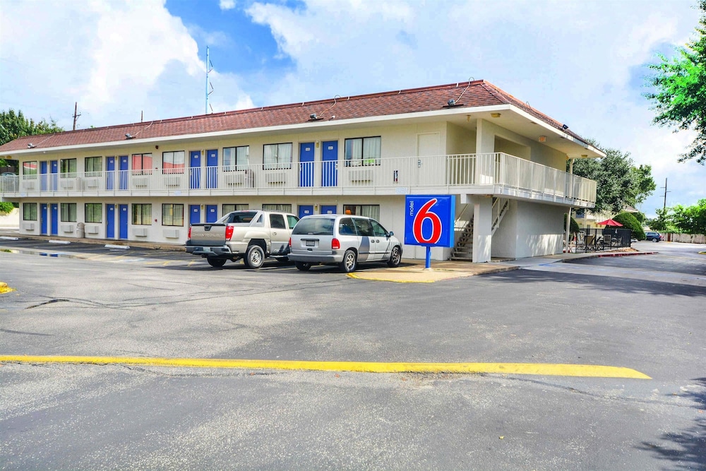 Motel6 Huntsville TX in HUNTSVILLE - TX